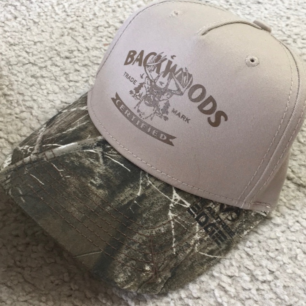 “BACKWOODS”CERTIFIED-ALTREE EDGE-CREAM & CAMO TRUCKER HAT/NEW